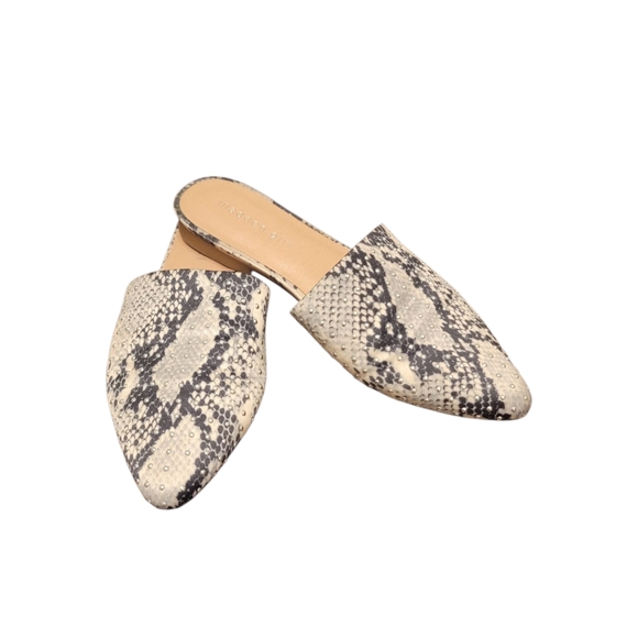 Madden Girl Black and Cream Textured Mules - Picture 2 of 3